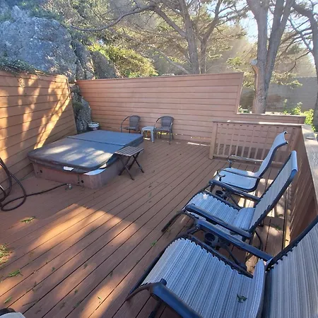 Ocean Cabin 19 With Jacuzzi And Spacious Deck